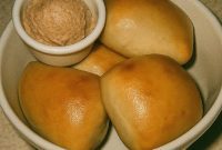 Fluffy Texas Roadhouse Style Rolls with Sweet Cinnamon Butter