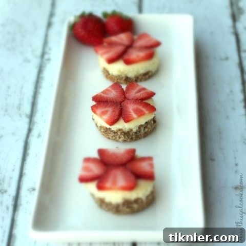 Delicious Mini Cheesecakes with Almond Pecan Crust