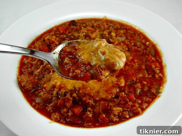 February 24 Featured Finds 3 fire-roasted-jalapeno-turkey-chili. healthy chili recipe from The Tasty Fork