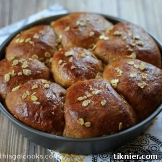 Recipe: Oatmeal Molasses Rolls