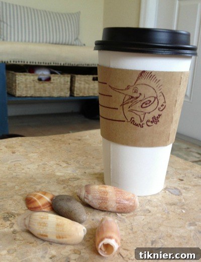 A comforting cafe latte, perfect for a relaxing morning.