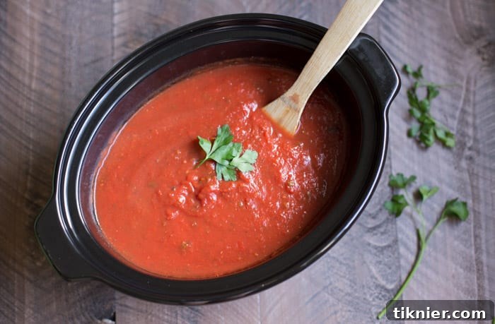 Homemade Crockpot Spaghetti Sauce: Versatile for Pasta, Pizza, and Dipping