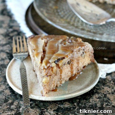 Marvelous Monday Spotlight 2 Skillet Cake with Maple Pears and Walnuts
