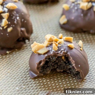 Peanut Butter Oreo Cookie Balls from I Heart Eating - most viewed