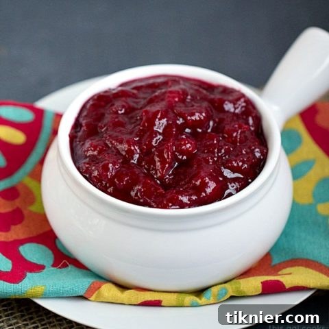 Homemade Cranberry Sauce recipe card with yield, prep, cook, and total times