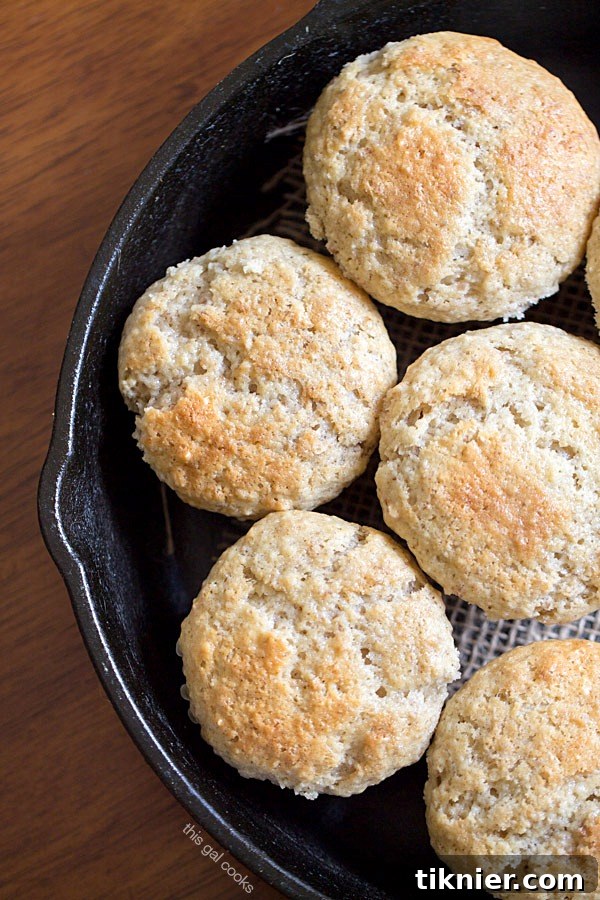 Delicious Maple Pecan Muffins with a crunchy topping