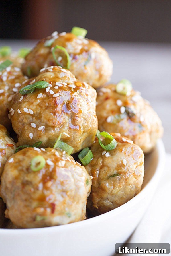 Memorable Appetizers from 2014 8 Spicy Asian Chicken Meatballs | This Gal Cooks #appetizer