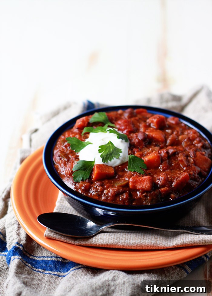 Slow Cooker Quinoa, Sweet Potato Black Bean Chili - Easy vegan comfort food