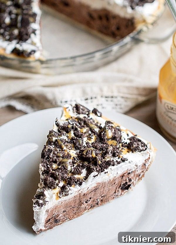 Rich Cookies and Cream Chocolate Pudding Pie dessert