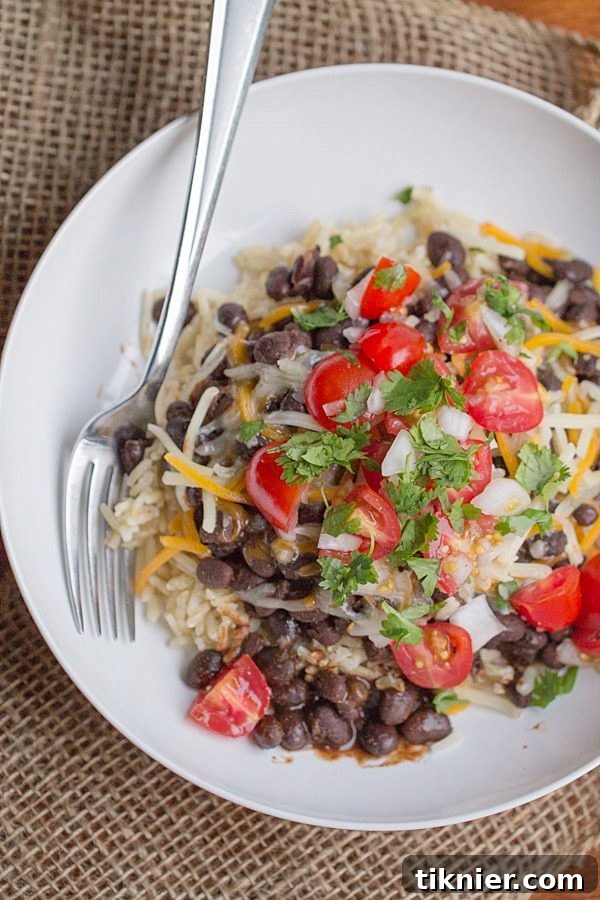 An appetizing Easy Vegetarian Taco Bowl, perfect for a budget-friendly and quick lunch.